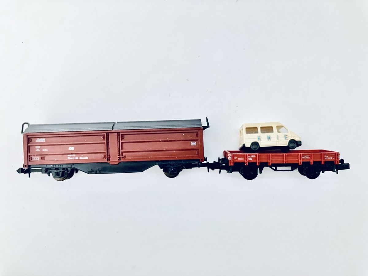 Modellini di ferrovie: KNIE FORD TRANSIT 2x Wagen SPUR N – Usato da Oberbuchsiten venduto da Orsetto24 3
