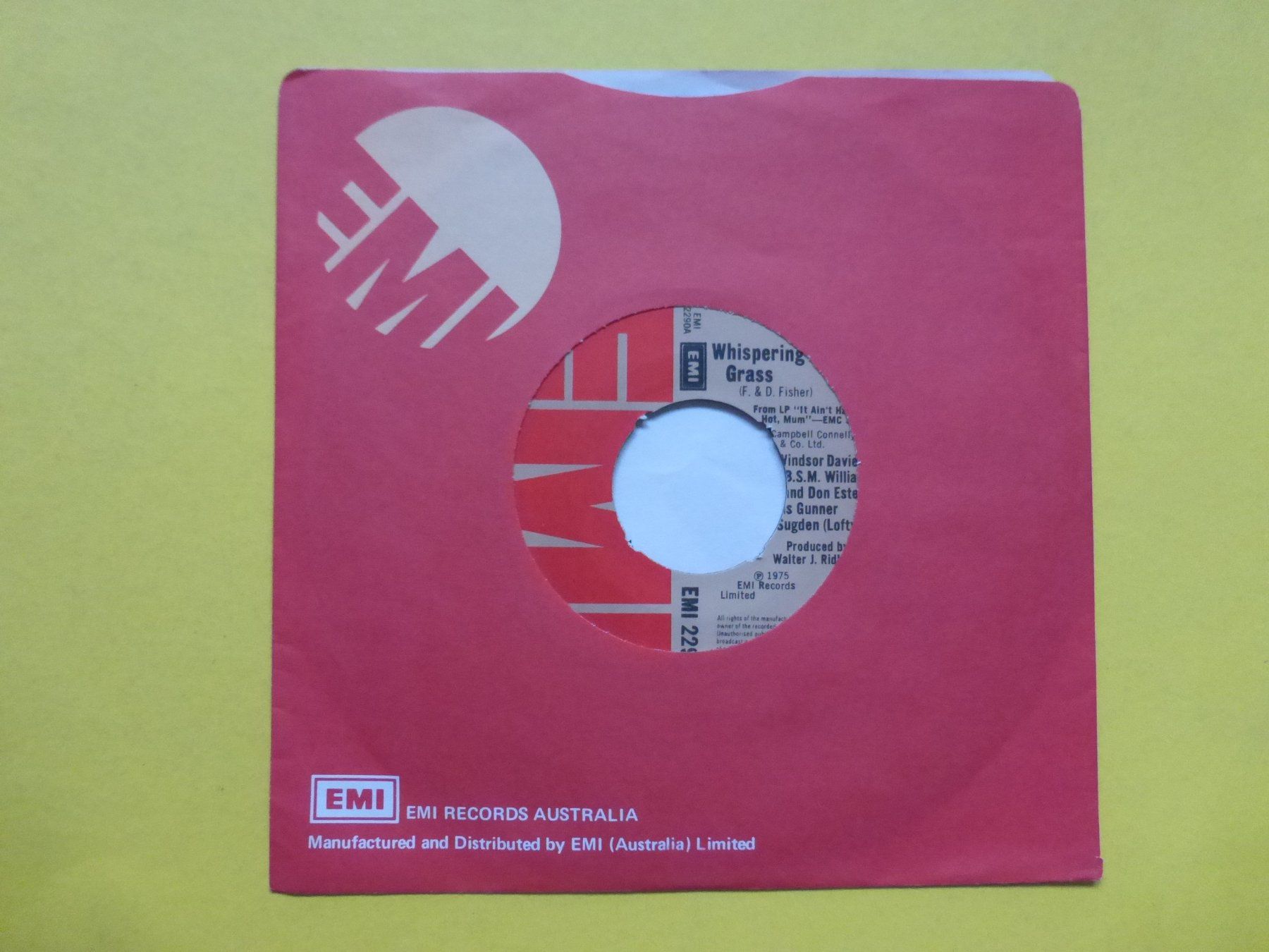 Dischi in vinile: Windsor Davies As B.S.M. Williams - Whispering Grass – Usato da Zürich venduto da Swiss57