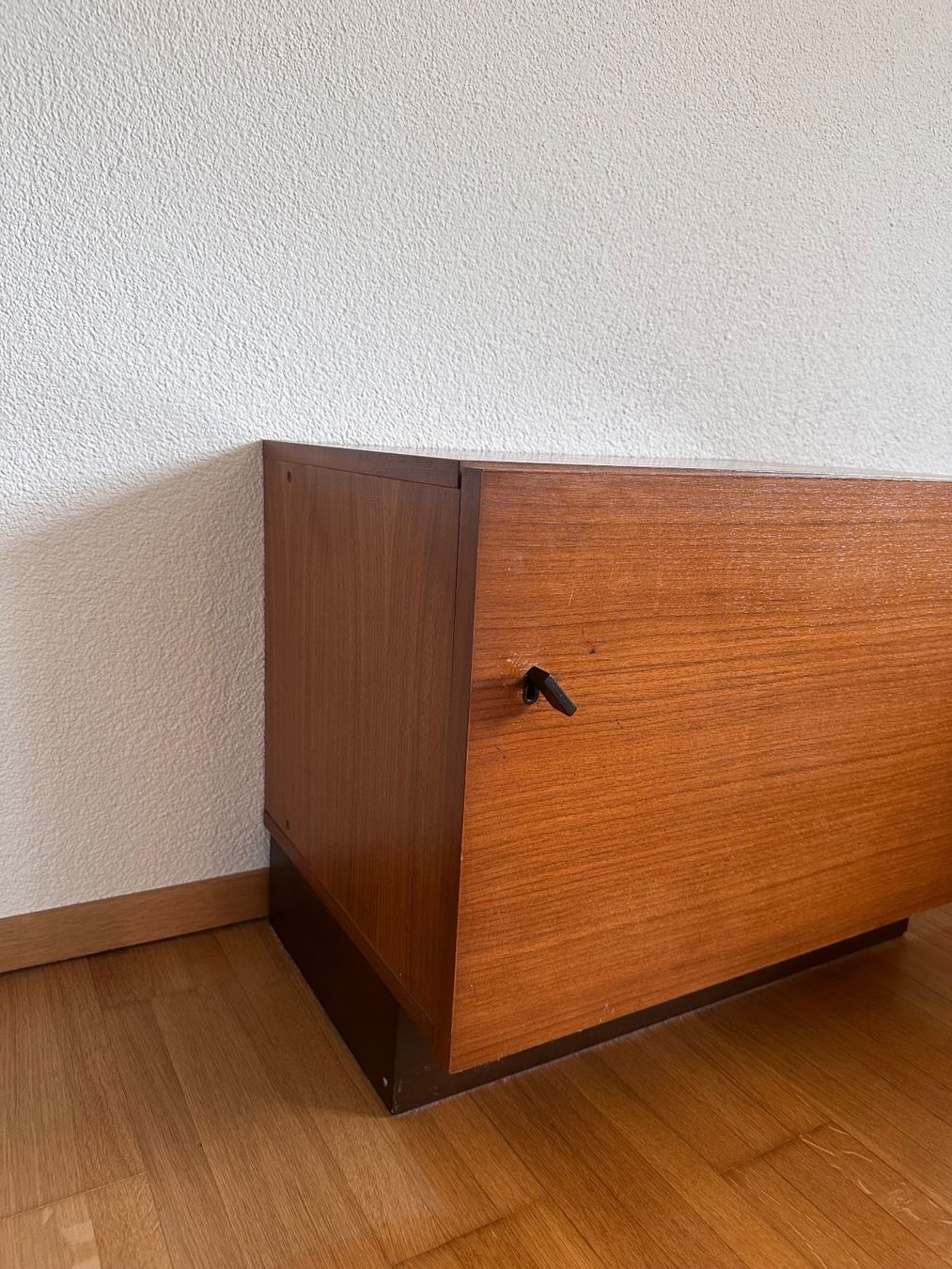 Commodes: Holzkommode – D'occasion à Adliswil par mic_jyg6 1