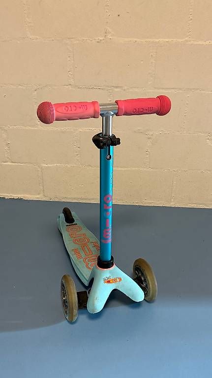 Kickboard: Kickboard Trottinet – D'occasion à Illnau par Raschwa