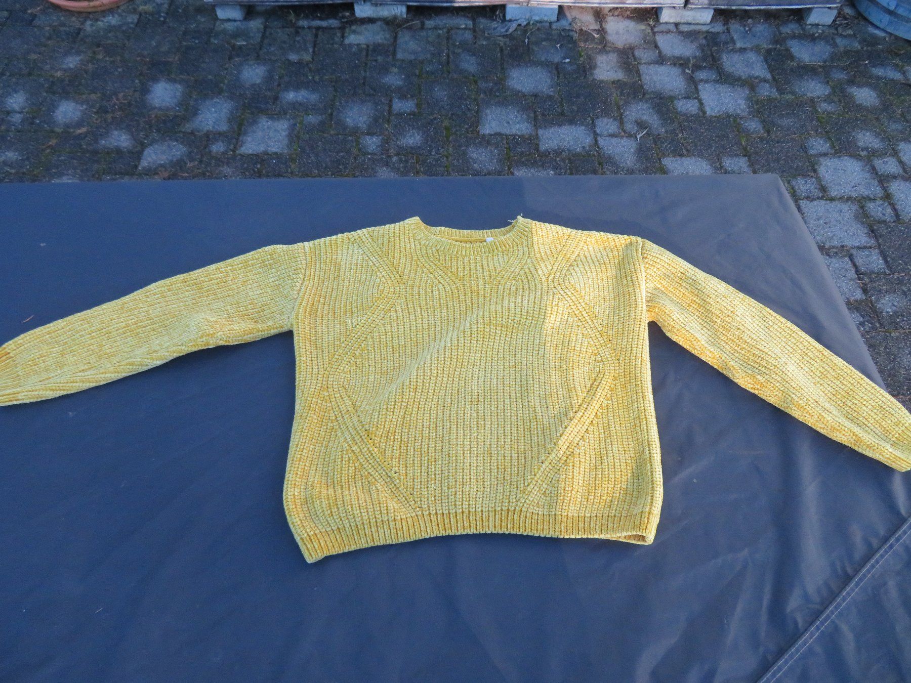 Maglioni & Felpe: Mädchenpullover Gr. 146/152 – Usato da Teufen AR venduto da Kawataz