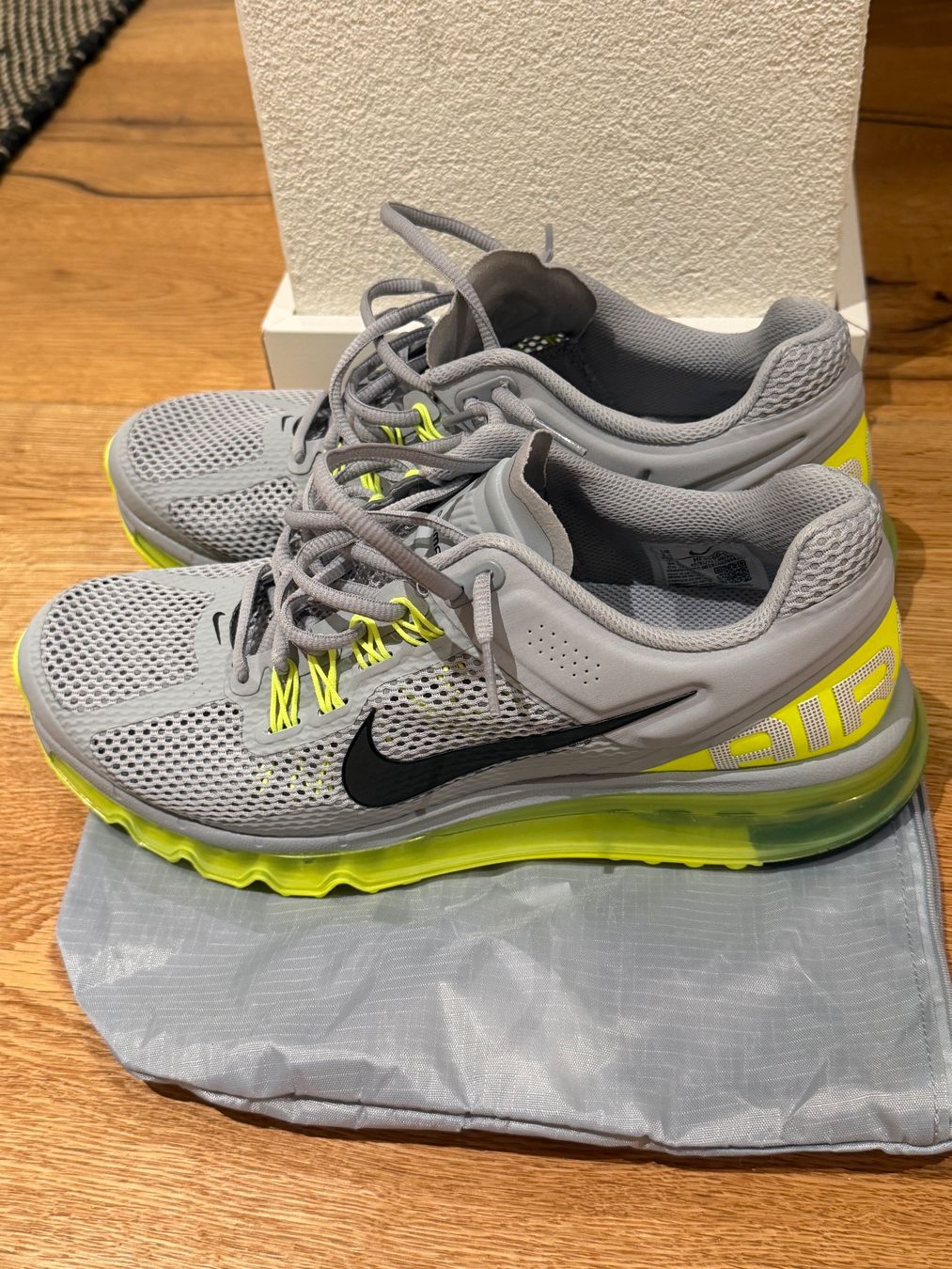 Nike Scarpe da uomo: Nike Air Max Wolf Grey – Usato da Arni AG venduto da Hrit