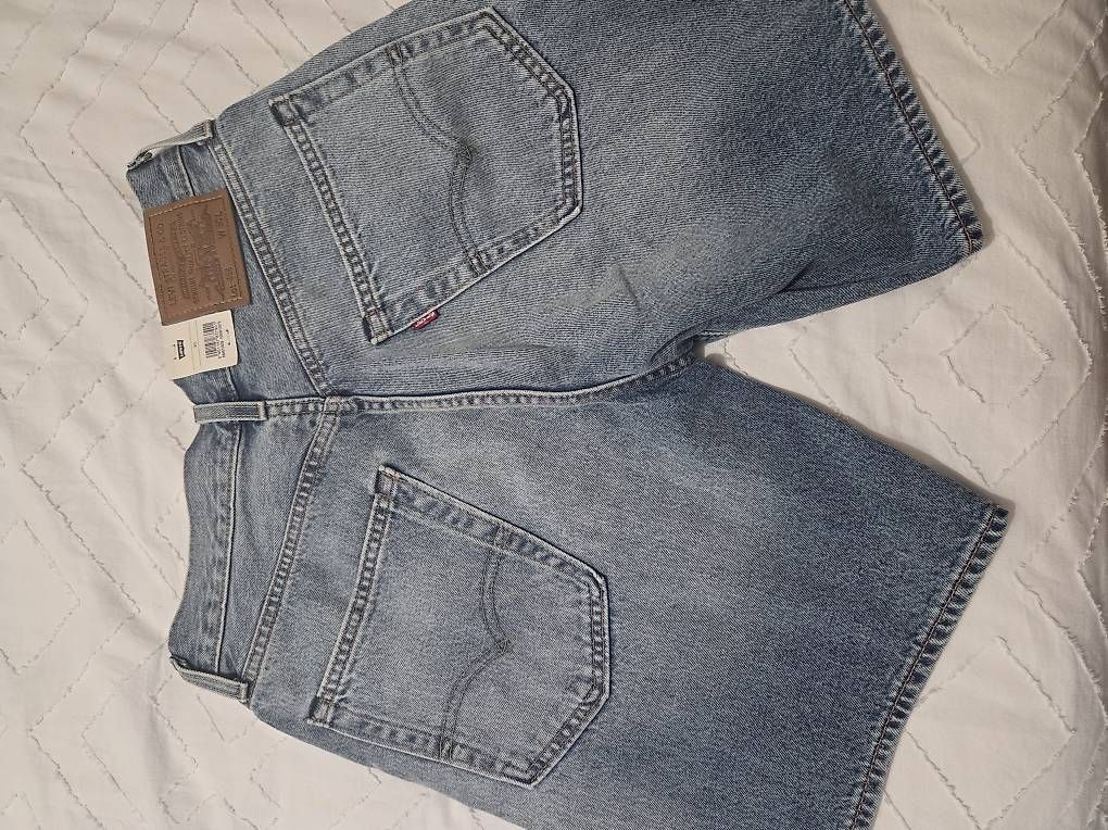 Pantaloni: Bermuda Levis looseshort 468 – Usato da Bellinzona venduto da lus_lyb5 1