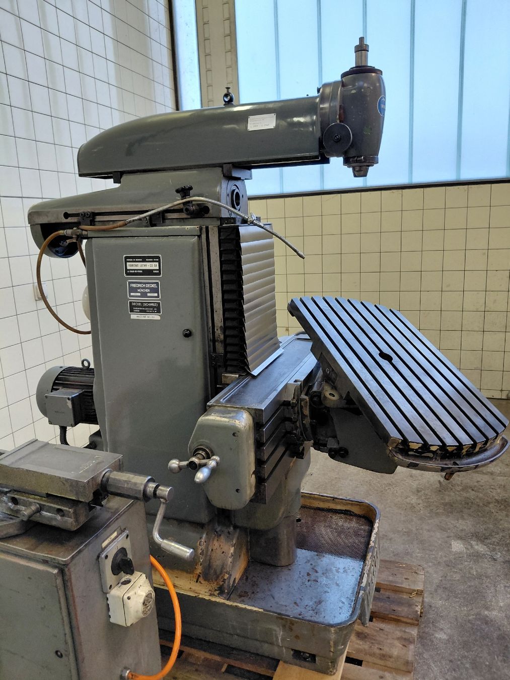 Tutte le macchine: Deckel FP2 Fräsmaschine – Usato da Schüpfen venduto da Marathon013 3