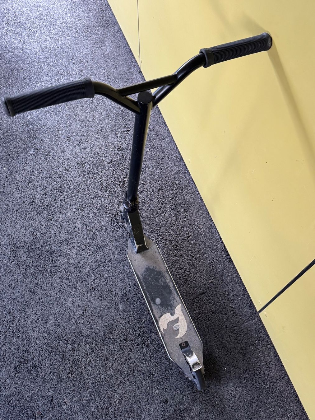 Scooters: Chilli Stunt Scooter schwarz – D'occasion à Steinmaur par Boxsters0 1