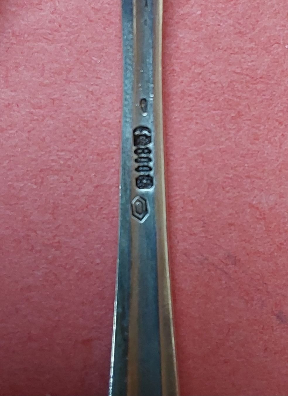 Cucchiai: Antike Kaffeelöffeli 4 Stk. diverse Muster, Monogramme FS&AG – Usato da Windisch venduto da Benji026 5