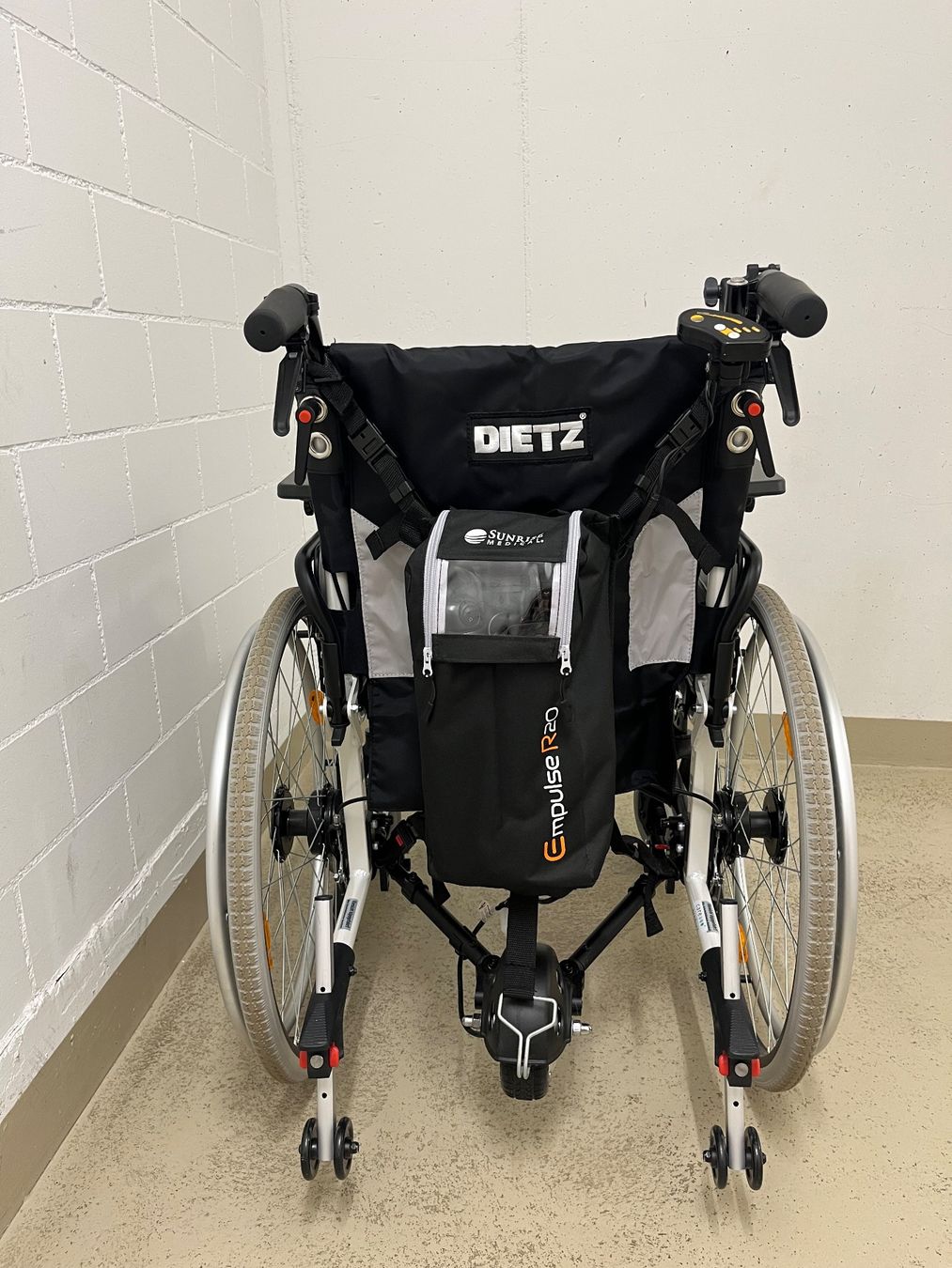 Rollstühle: Rollstuhl Dietz Caneo S mit Schiebehilfe Empulse R20 – Gebraucht aus Zürich von Ichiban4 2