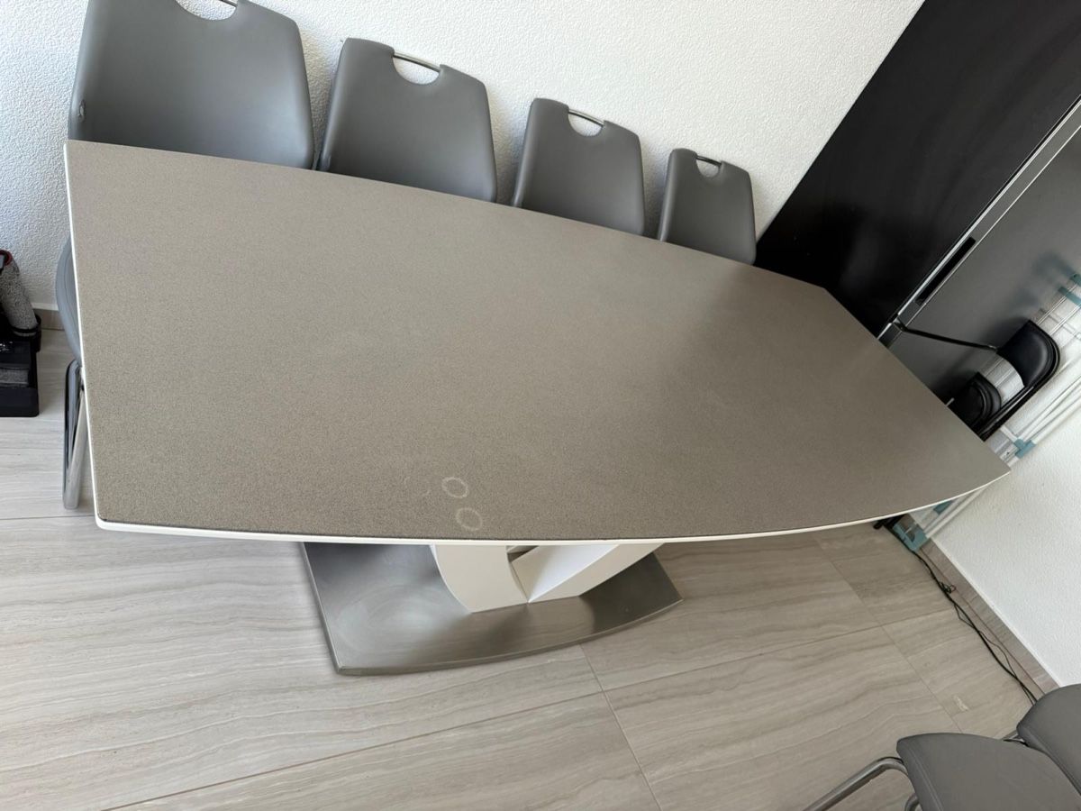 Tavoli: Magnifique table à manger design sans chaises – Usato da Tramelan venduto da arb_hky2 2