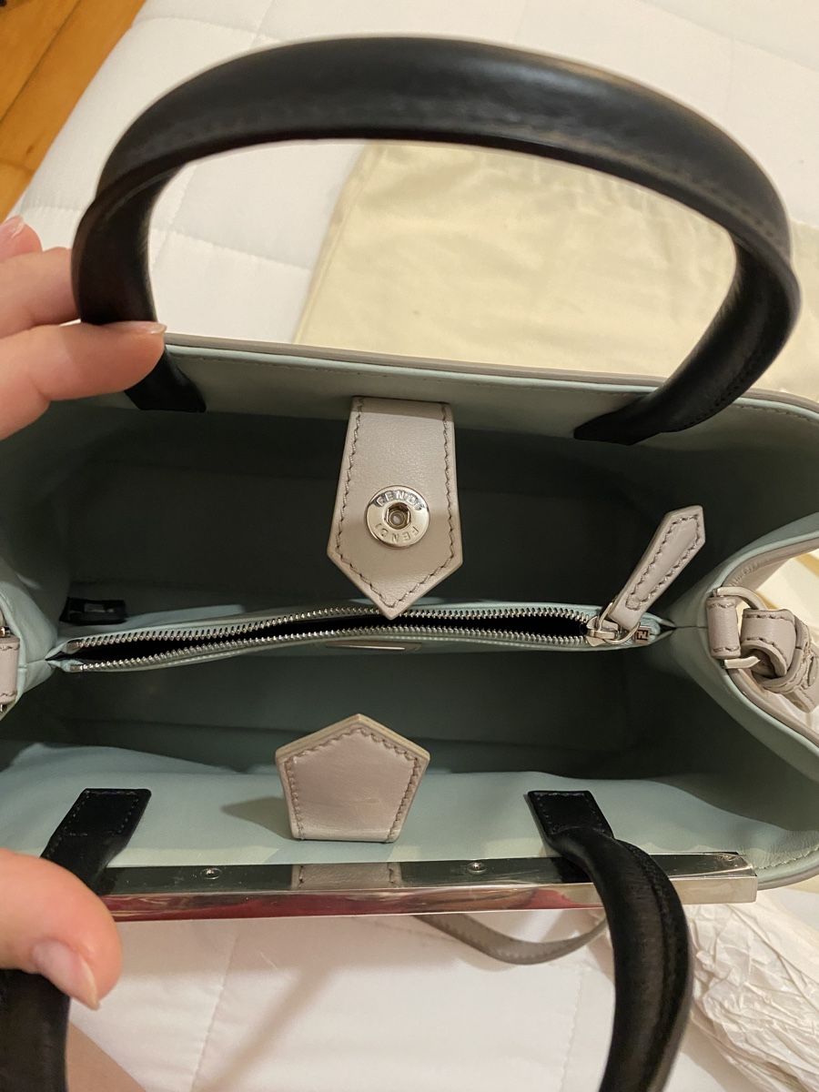 Fendi Borse da donna: Fendi 2jours leather handbag with Fur Charm – Nuovo (secondo la descrizione) da Mies venduto da nic_yk5d 7