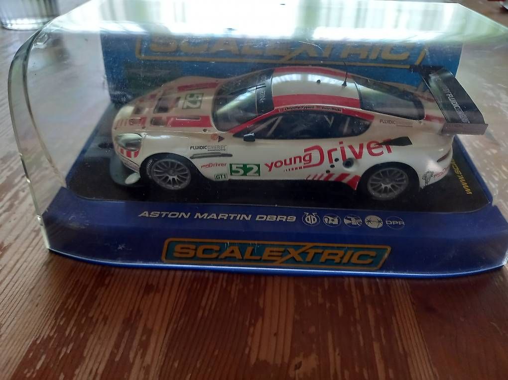 Carrera Piste: Scalextric 132 / Carrera Evolution Aston Martin DBR9 GT1 – Usato da Langenthal venduto da noa_9wcy 4