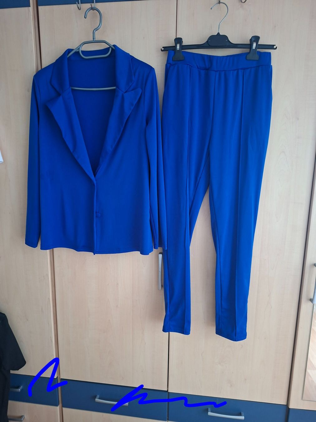 Ensembles & Tailleurs: Hosenanzug 2 Teilig elastisch und Hose  Elastikbund gr M – Neuf (Voir description) à Reinach AG par nicki024