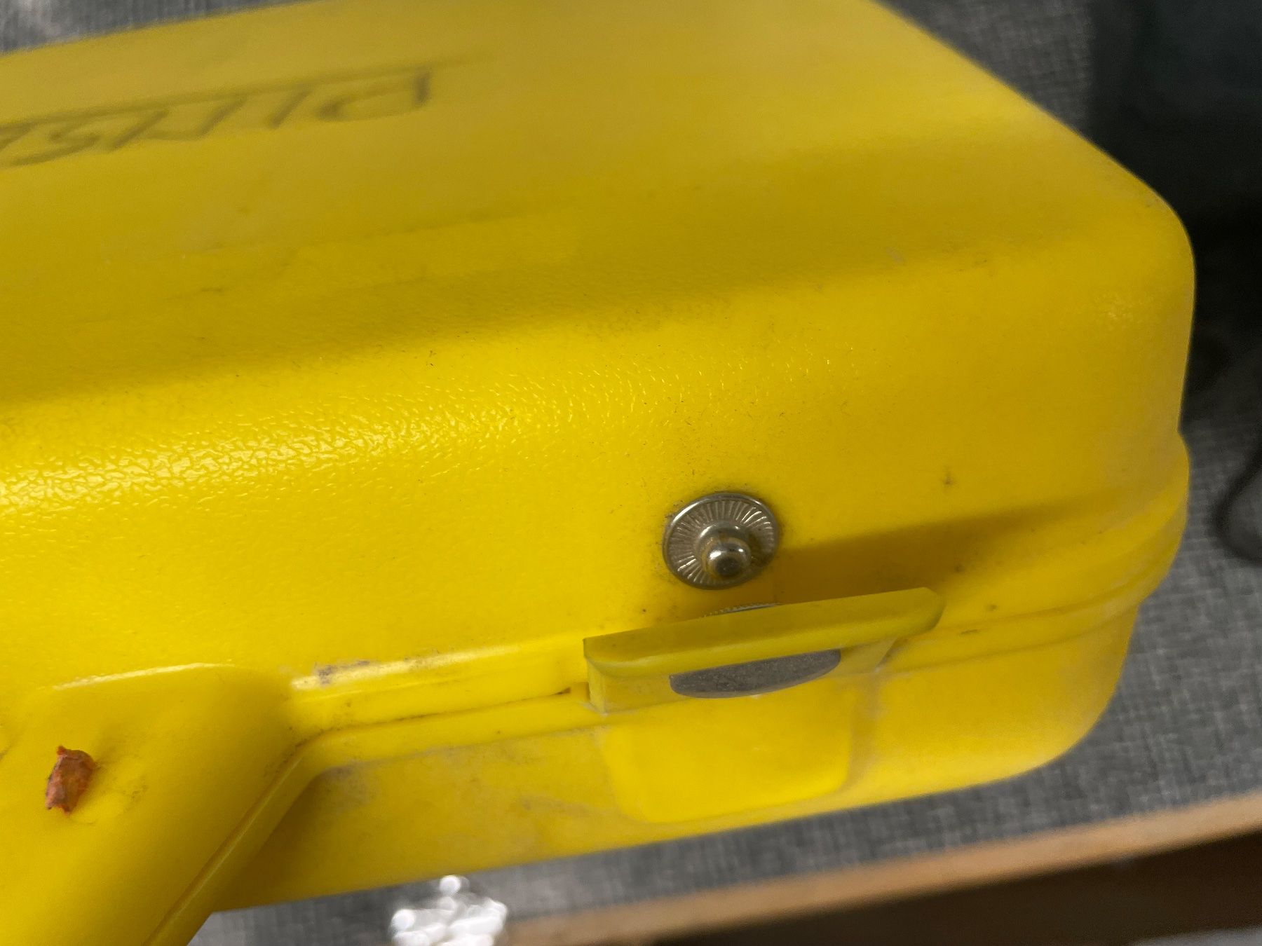 Altro in Bricolage: 2 Tragköfferli, Etui, Box, gelb und rot – Usato da Thayngen venduto da stammsani 2