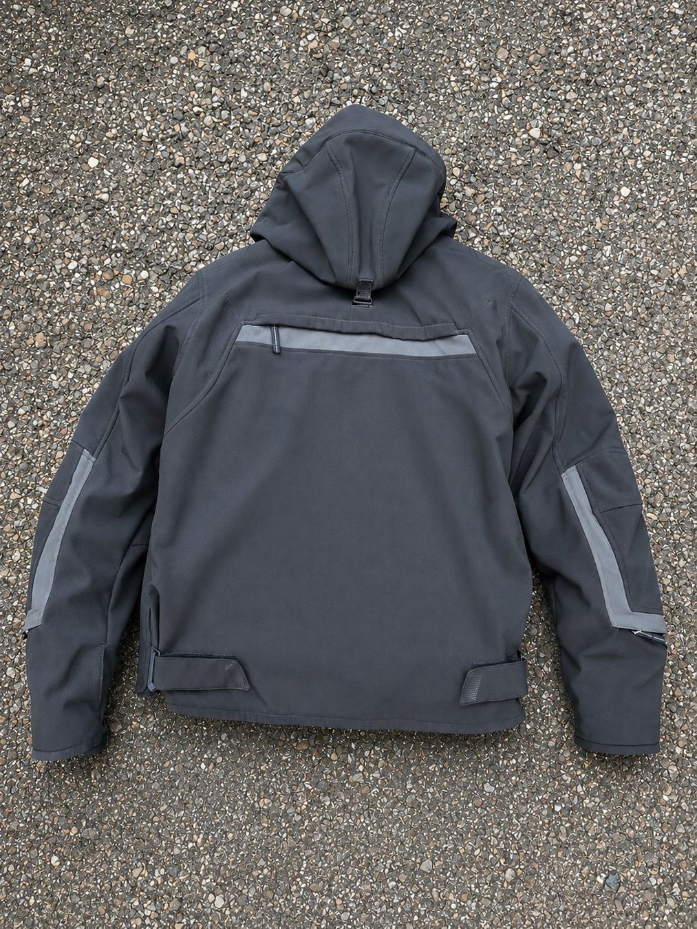 Jacken: Macna Motorradjacke, Top Zustand, Grösse L – Gebraucht aus Balterswil von RequireQuagmire 1