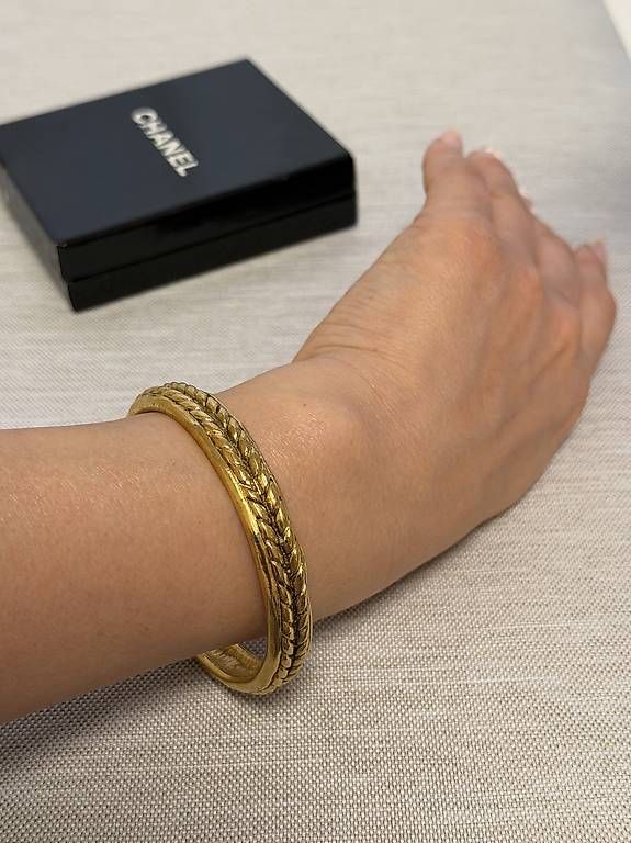 Armbänder & -reifen: Chanel Vintage Armband – Gebraucht aus Dübendorf von malina7797 3