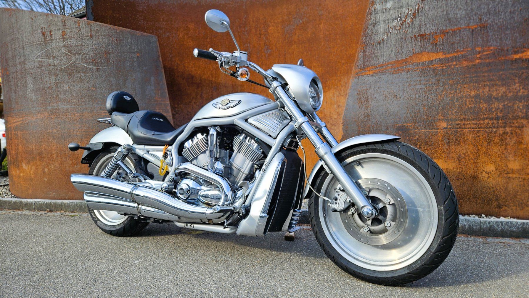 Harley-Davidson Chopper: Harley Davidson V-Rod Power Bike, Top Zustand – Gebraucht aus Dürnten von Quercus32 8