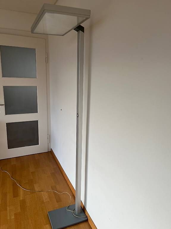 Lampen: Büro Stehlicht | Office standing lamp – Gebraucht aus Zürich von mej_7yz2 1