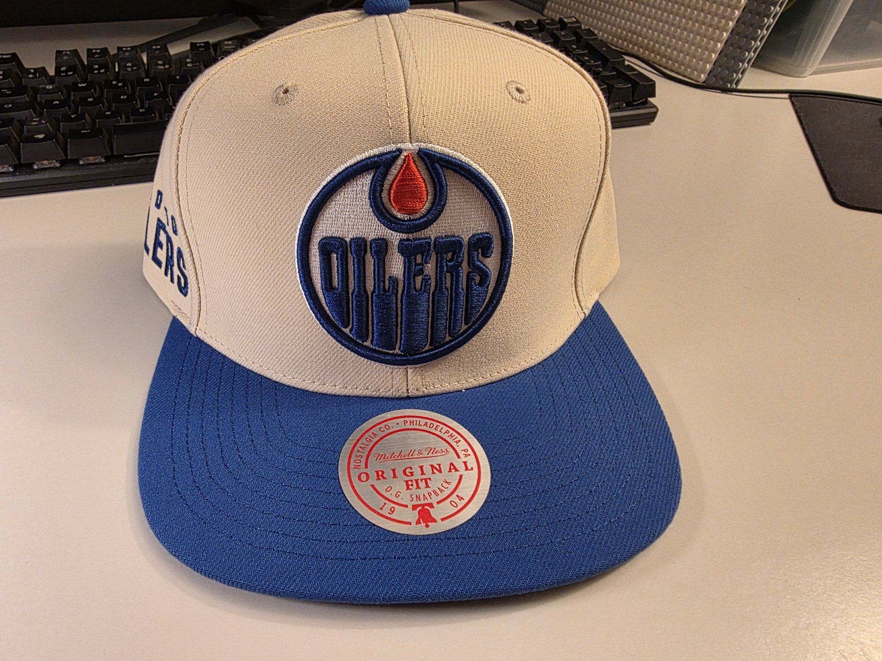 Mitchell & Ness Copricapi, berretti & cappellini: Cap Mitchell & Ness Original Fit Snapback Edmonton Oilers – Nuovo e nell'imballaggio originale da Mörigen venduto da Gadgeteer
