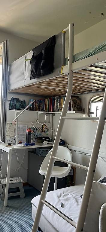 Betten: IKEA Hochbett mit Tisch – Gebraucht aus Wettingen von Taht1