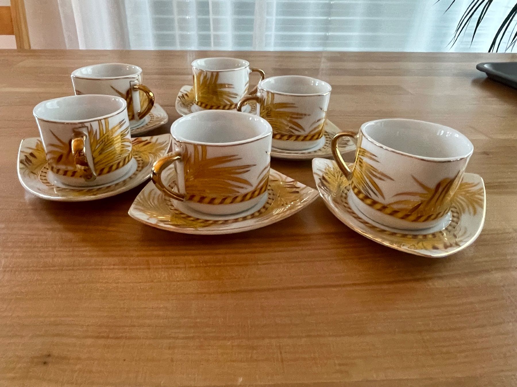 Geschirrsets: Kaffe Espresso Geschirr Set – Gebraucht aus Rümlang von euqinom16