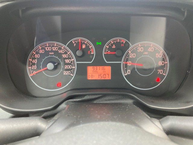 Fiat Automobili: FIAT Punto 1.2 8V – Usato da Frauenkappelen venduto da Autohaus-Bern 5