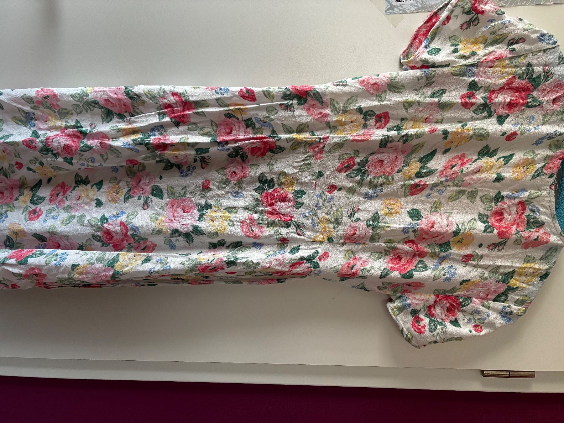 C&A Kleider: Robe cache-cœur à fleurs C&A – Gebraucht aus Marly von cam_x5xs 1