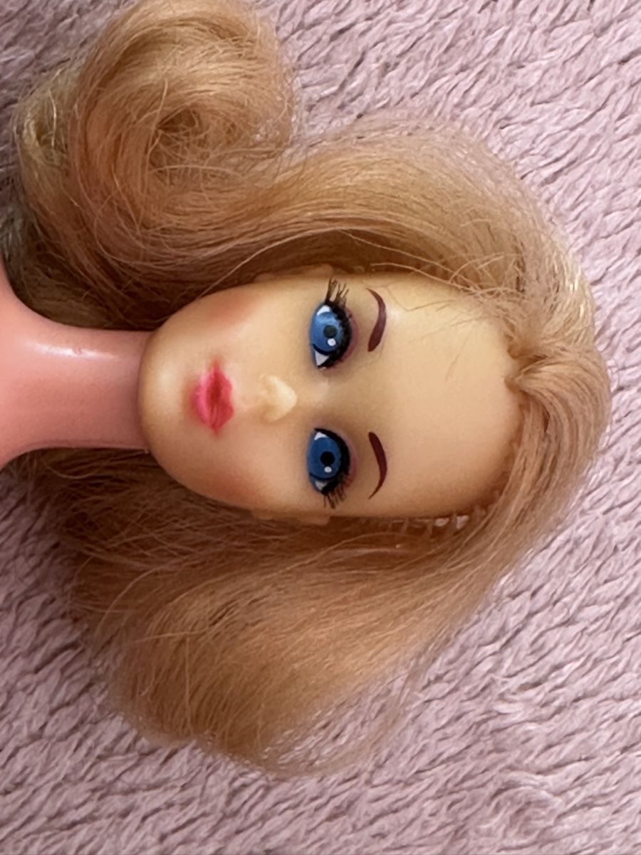 Bambole: Marlo Flip Hair Barbie  – Usato da Herbriggen venduto da Sehrazade 2