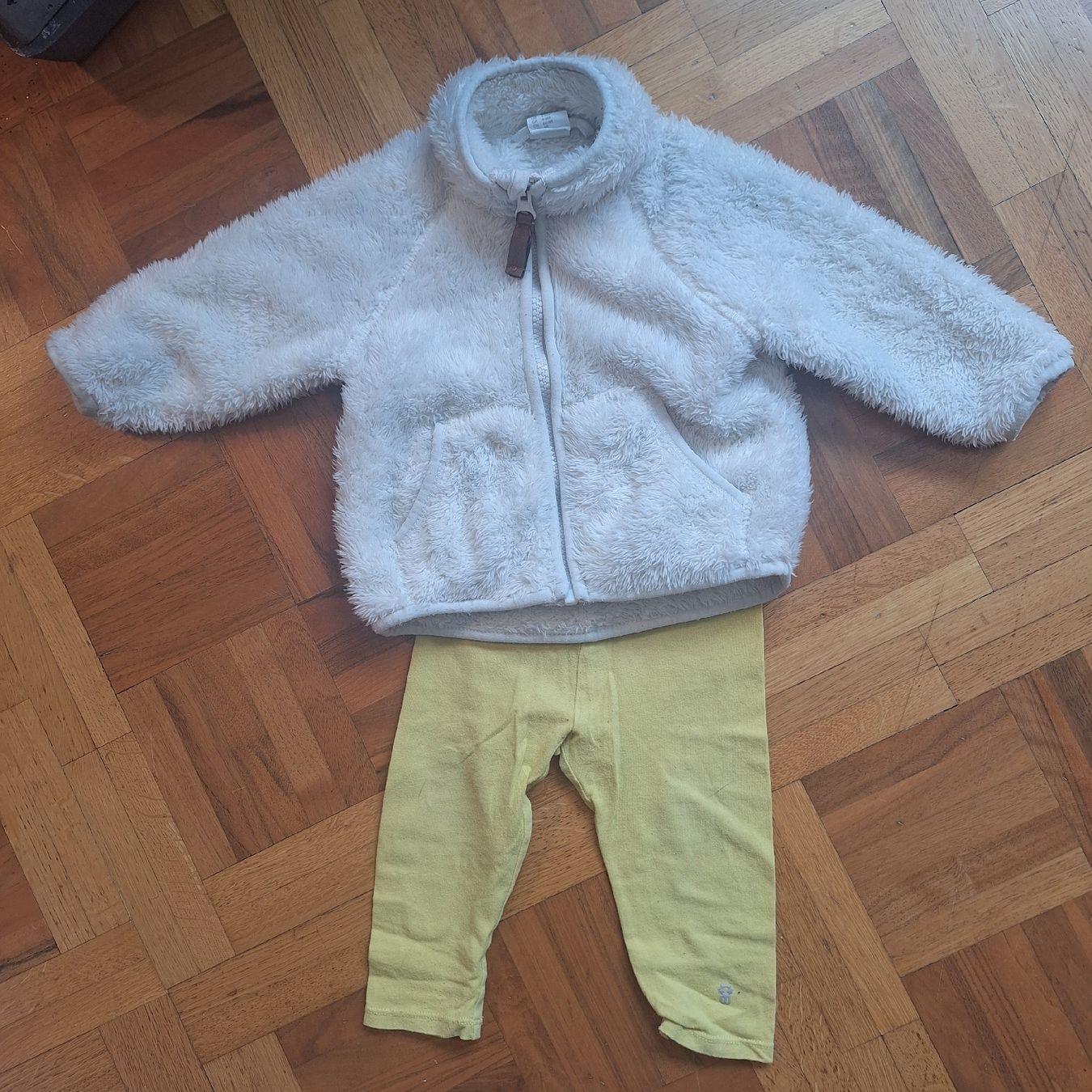 H&M Maglioni & Felpe: Pulli und Leggings Grösse 68 – Usato da Fribourg venduto da lf87