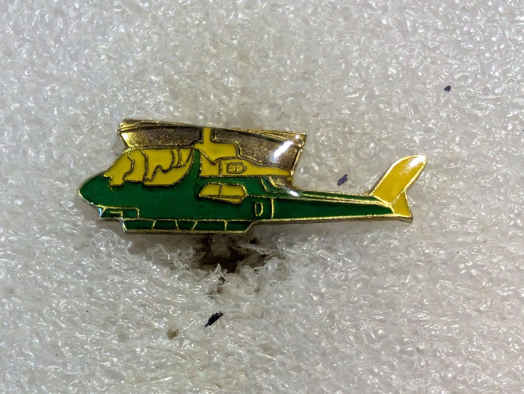 Placchette & Badge: Ansteckpin 132: Helikopter – Usato da Oppligen venduto da Pin-Fall-Shop