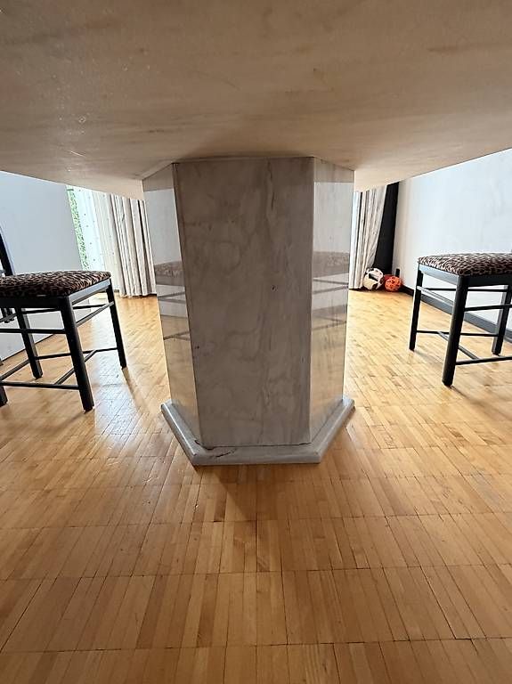 Tables: Marmor Esstisch – D'occasion à Adligenswil par TST04 2