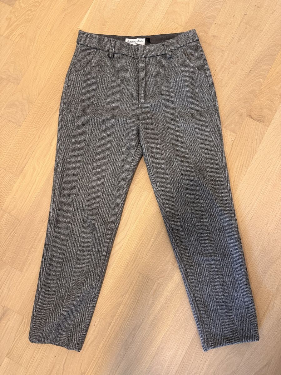 Hosen: Damen Woll-Hose Grau Muster Grösse M – Gebraucht aus Dübendorf von ClaraS.