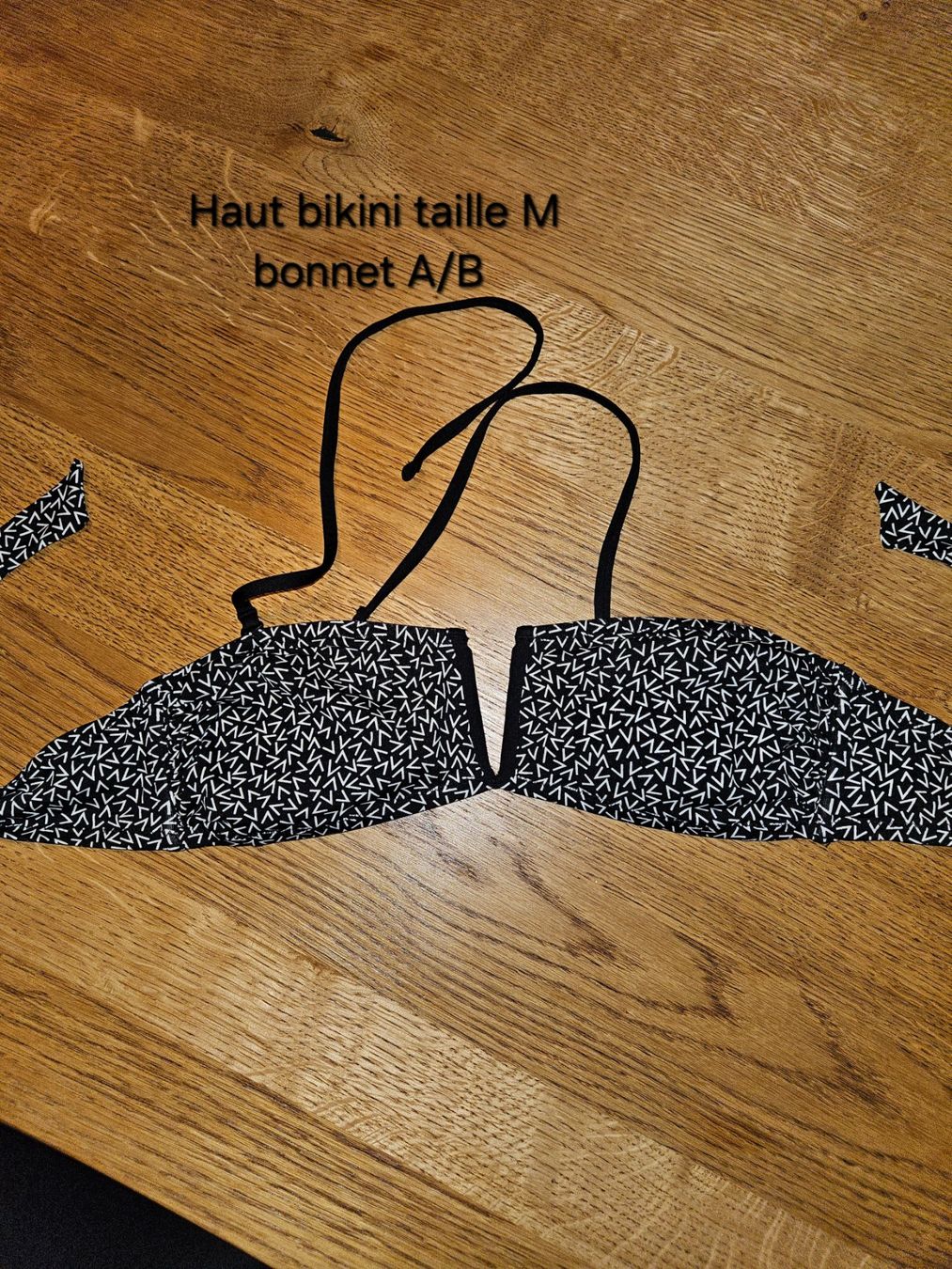 Maillots de bain & Bikinis: Haut de bikini M – D'occasion à Vétroz par sas_yln5