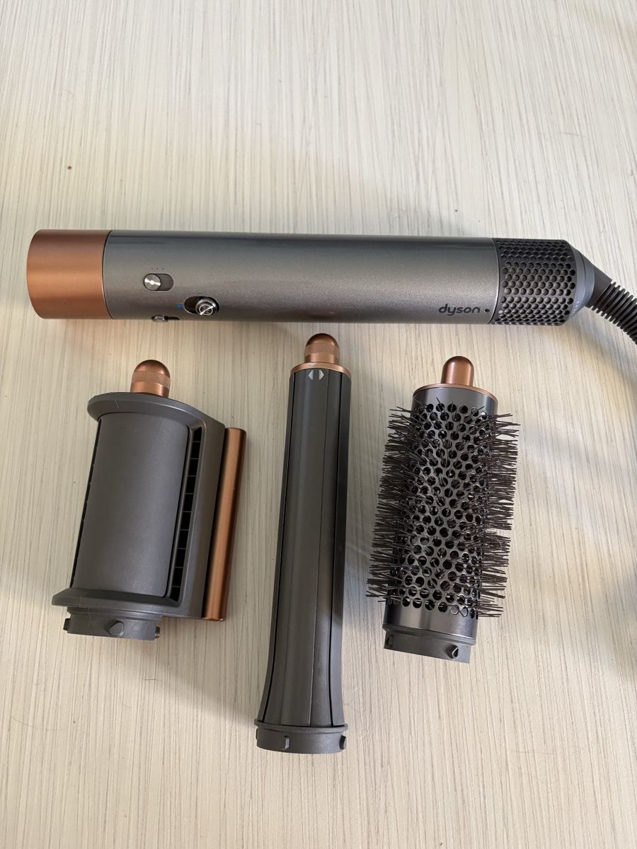 Dyson Sèche-cheveux: Dyson Airwrap – D'occasion à Rothenburg par mia_xenia