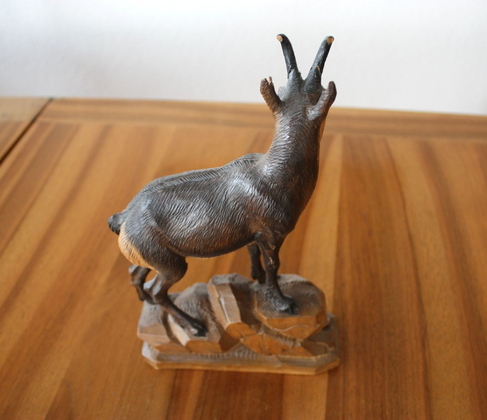 Statuette: geschnitzte Holzgämse    Brienzer Schnitzerei – Usato da Spiez venduto da Trollius09 3