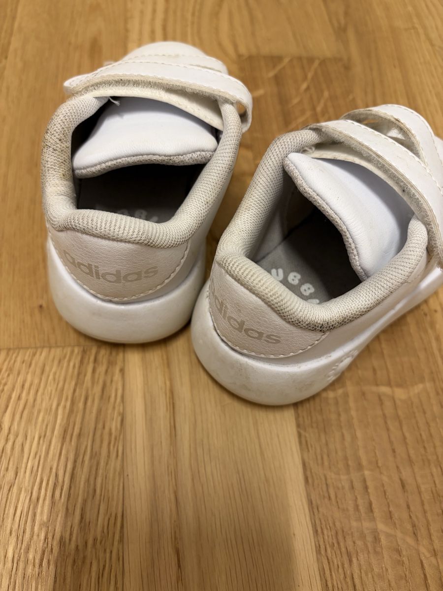 Adidas Schuhe für Jungen: Adidas Gr.23  – Gebraucht aus Frauenkappelen von SSCN01 1