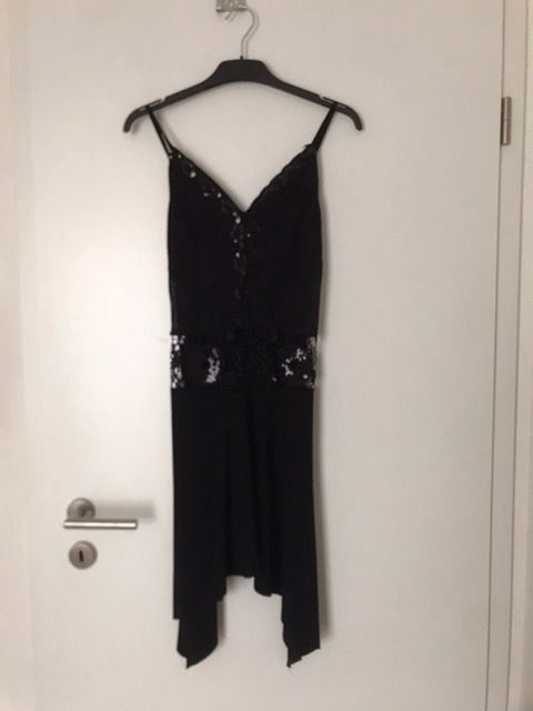 Vestiti: Robe, S – Usato da Boudry venduto da JulieG13