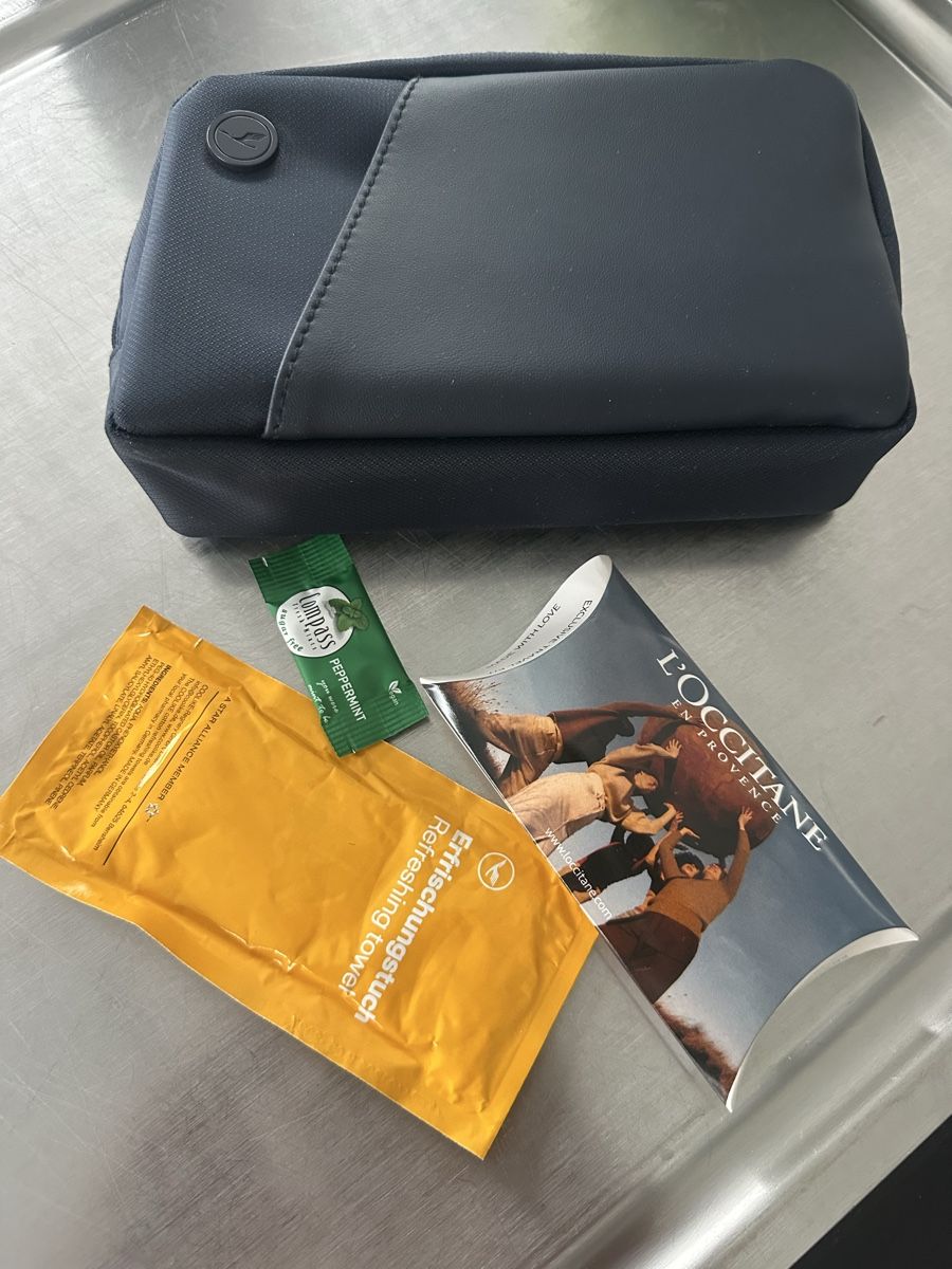 Custodie per cosmetici: Kulturbeutel Lufthansa Business Class neu – Nuovo (secondo la descrizione) da Büren SO venduto da Nico59