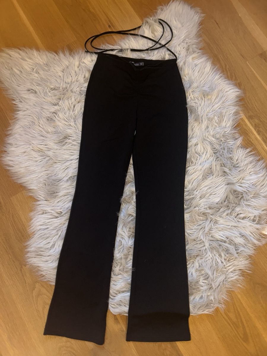 Hosen: Pantaloni neri con lacci - Taglia S – Gebraucht aus Vicosoprano von kik_hb7f