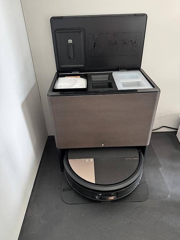 Aspirapolveri & Accessori: iRobot Roomba Max 705 Combo + AutoWash Dock  kaum gebraucht – Usato da Aarau venduto da sgulizia 3