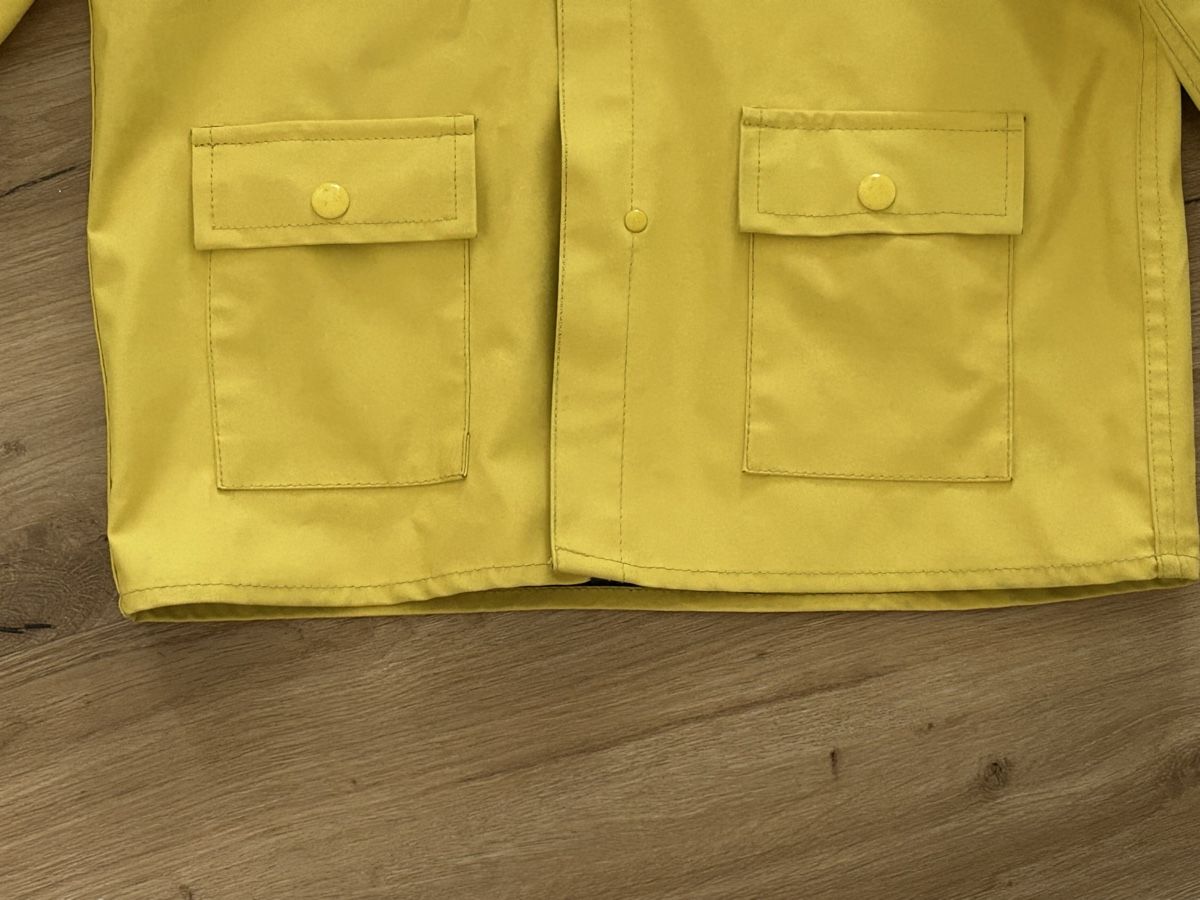 Vestes & Manteaux: Regenjacke gelb Grösse 116, wasserdicht – D'occasion à Wolhusen par eve_m6cg 2