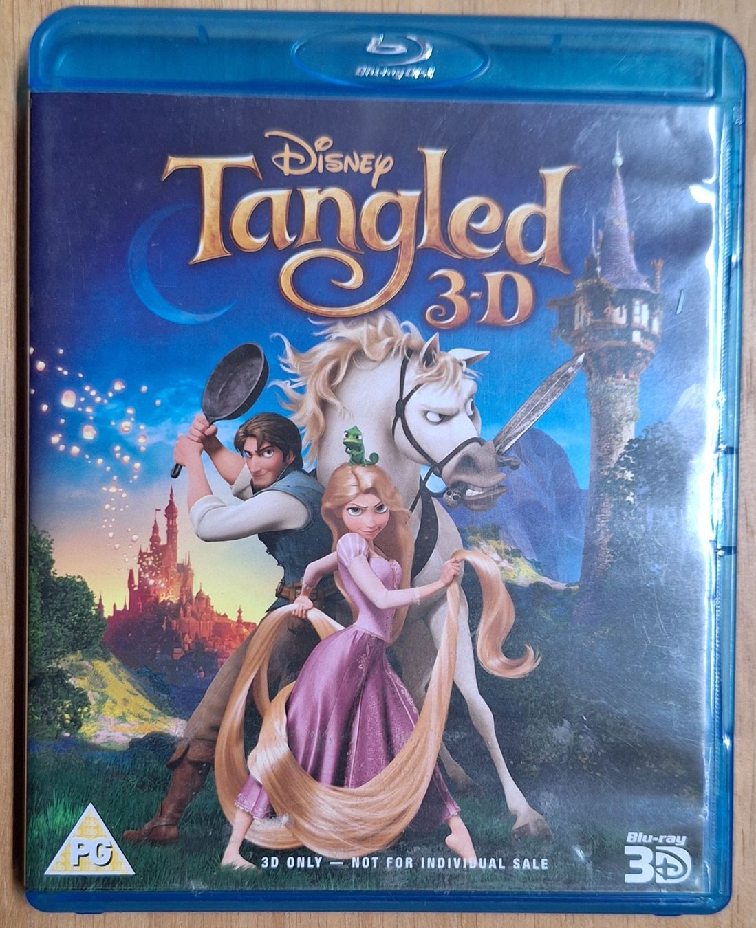 Tous les DVDs: Tangled - Rapunzel 3D Blu-ray - English – D'occasion à Schmitten FR par Sidewinder