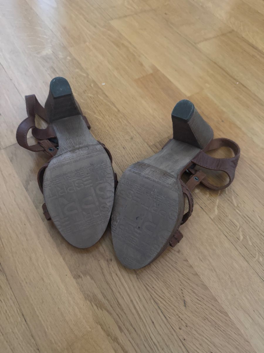 Esprit Chaussures femmes: Sandalen – D'occasion à Zug par Solesoni 1