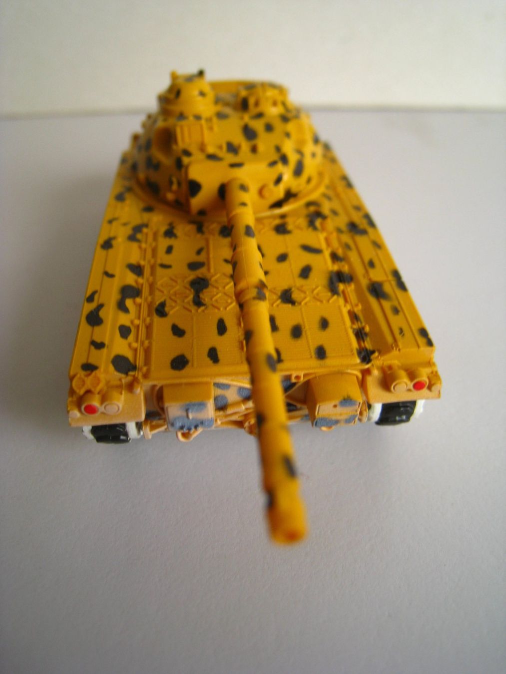 Herpa Modellini di ferrovie: Herpa Leopard 2 Panzer im Leopard Look ! 1/87 – Usato da Buchs ZH venduto da swiss-train 3