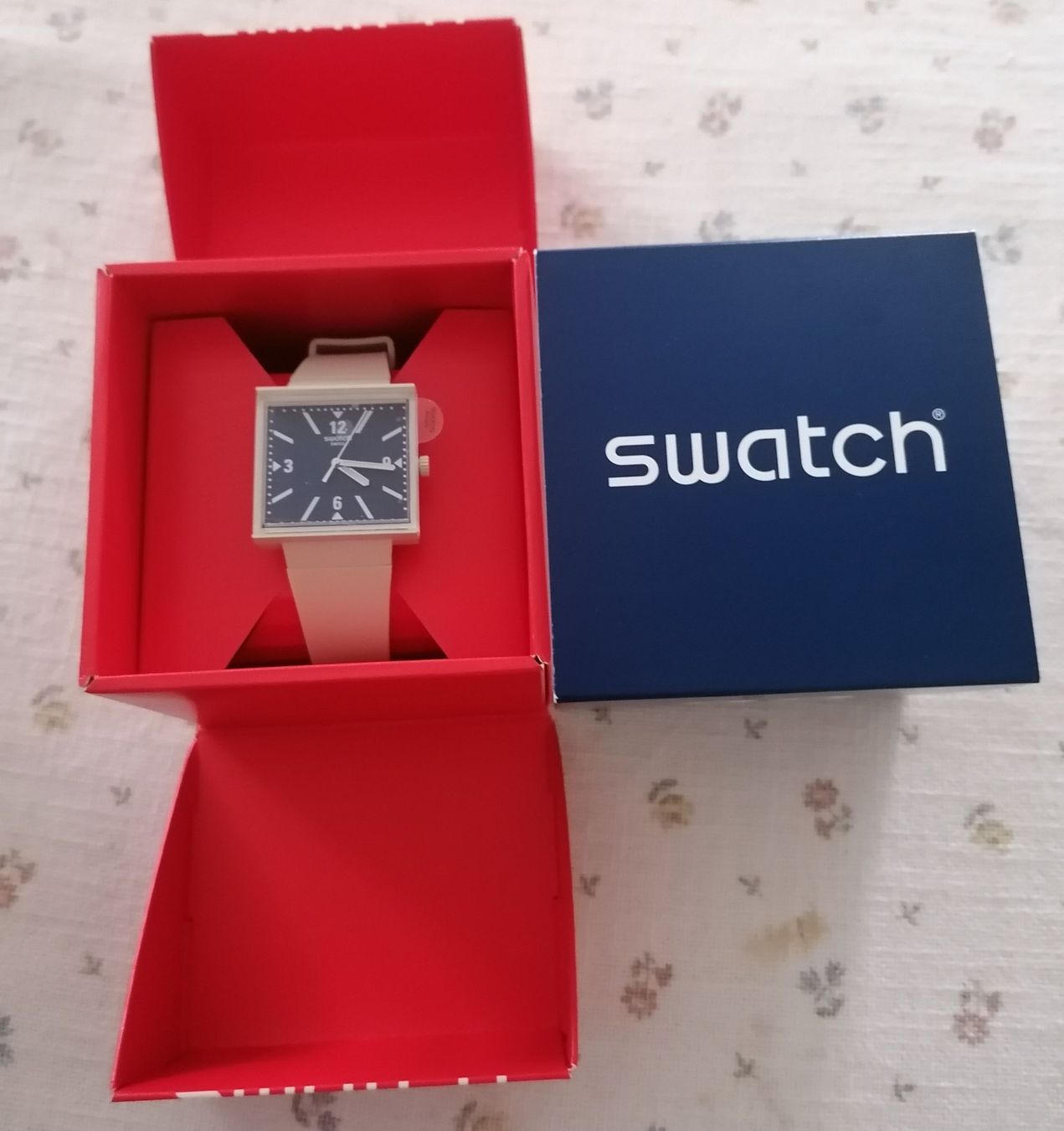 Swatch Uhren: Swatch Armbanduhr - Uhr - WHAT IF...TARIFFS? 39 – Neu und originalverpackt aus Oberurnen von mackrokodile