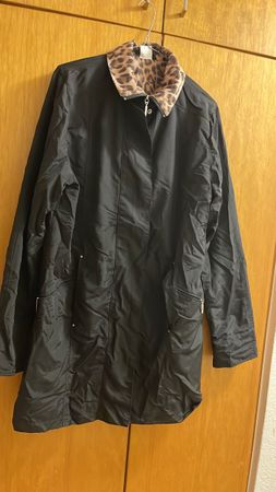 Schwarze Jacke mit Leopardenmuster, Grösse S