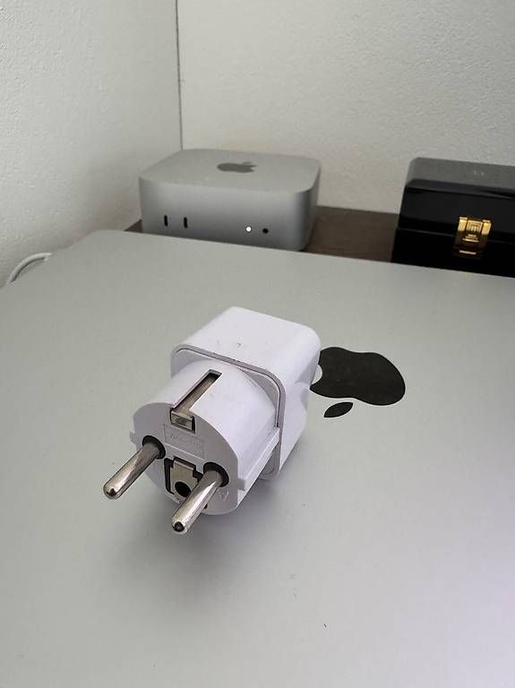 Unità & Adattatore: EU Plug Adapter (German Type) - New – Nuovo (secondo la descrizione) da Schübelbach venduto da Rahnmont