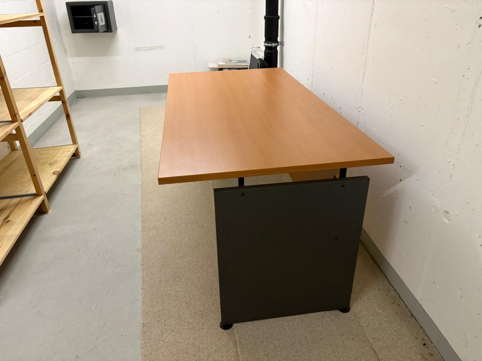 Bureaux: Moderner Schreibtisch – D'occasion à Reinach BL par ianhoke 2