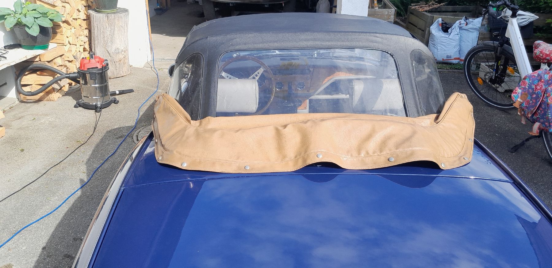 Triumph Tutti pezzi di ricambio auto: Triumph Spitfire Abdeckung fürs Softtop – Usato da Luterbach venduto da trixexpresso