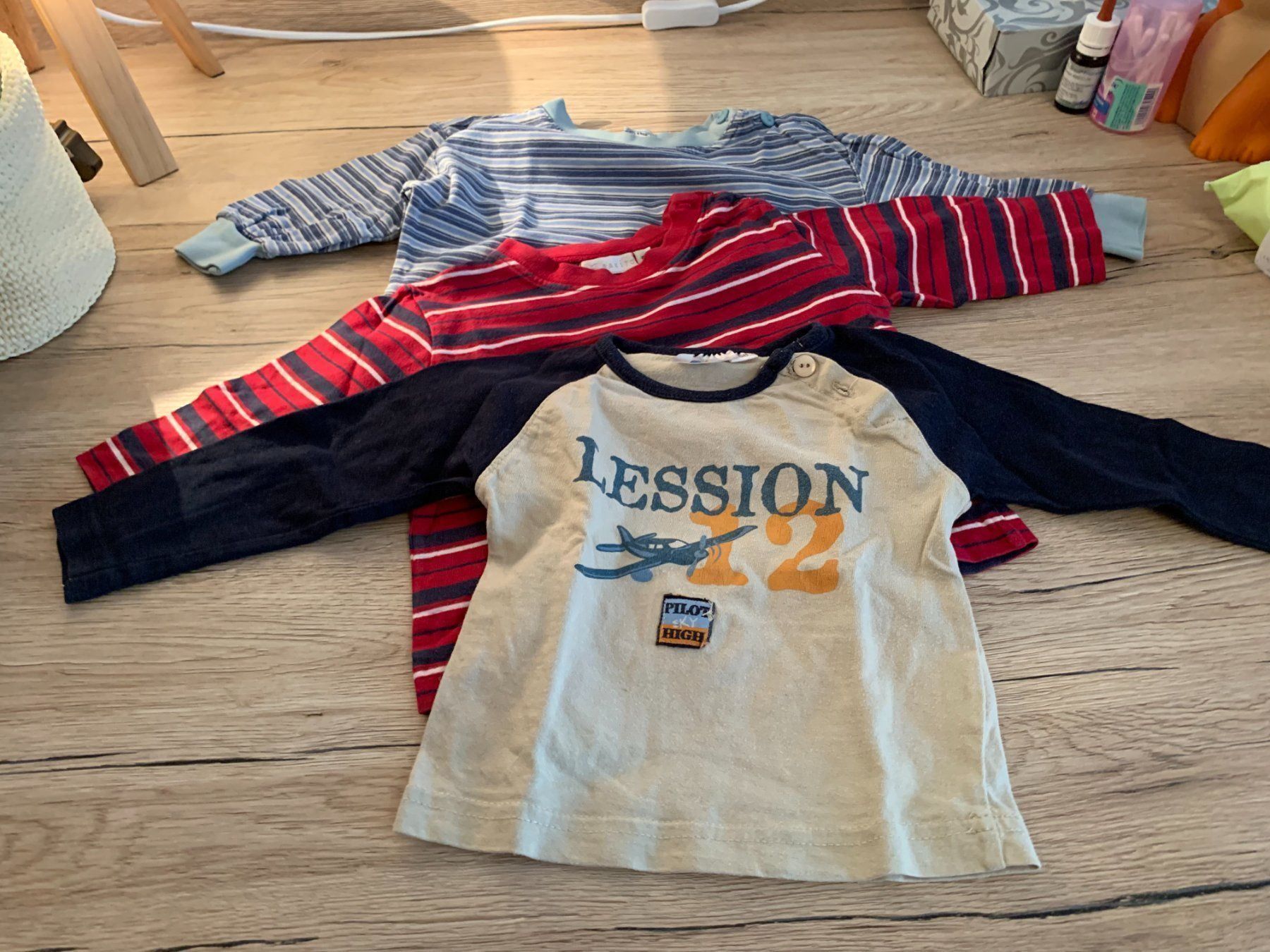 Pullover & Sweatshirts: 3 x Pullover / Langarmshirt Baby Größe 68 – Gebraucht aus Wolfwil von NewGirl