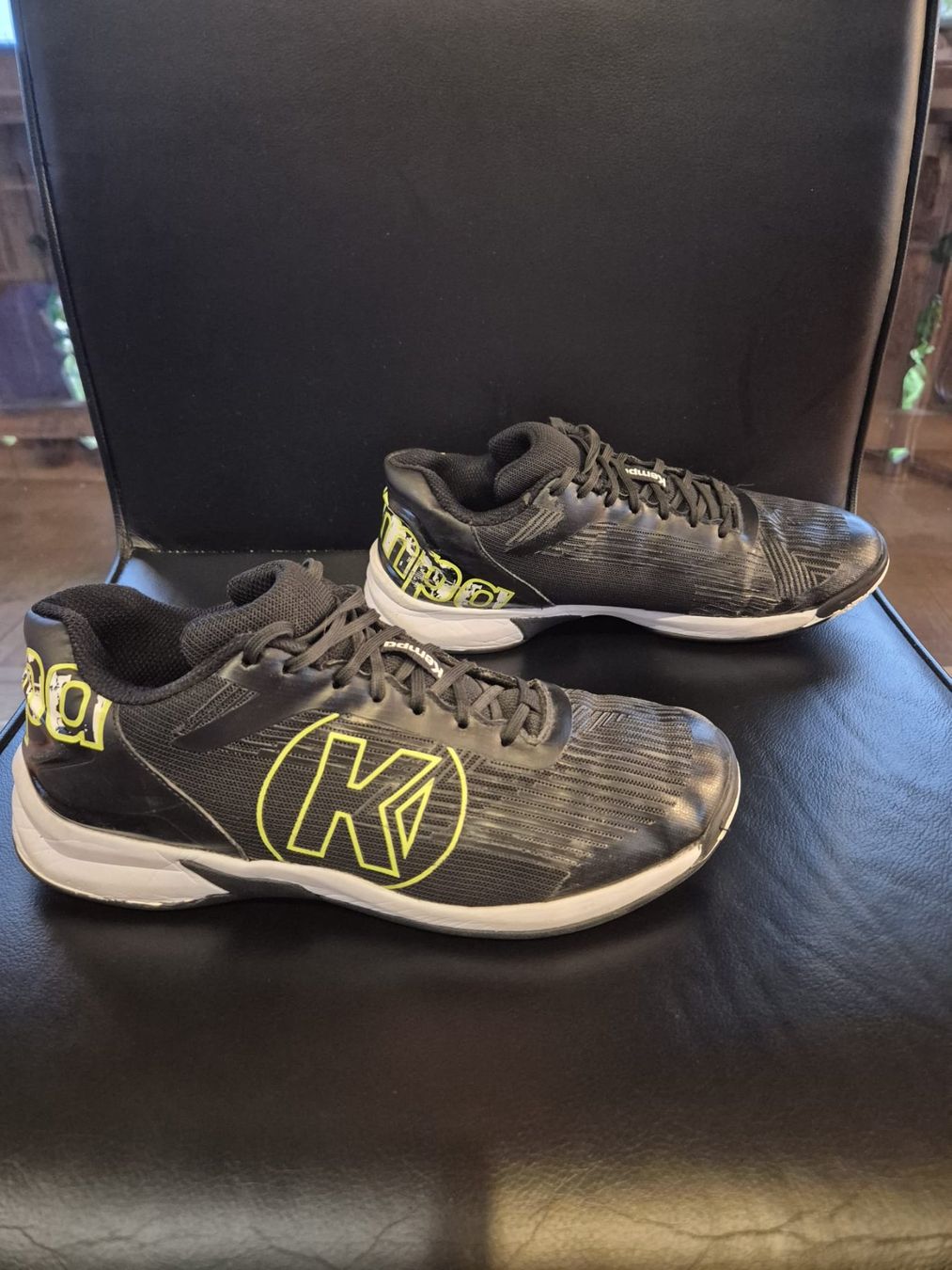 Scarpe da uomo: Kempa Attack Three 2.0 Grösse 41, US 8 – Usato da Wahlendorf venduto da Sugus911 2
