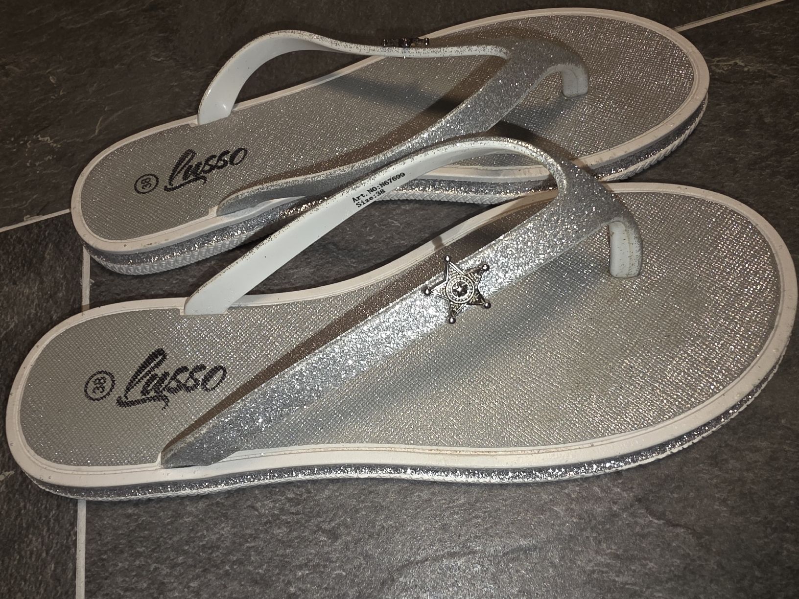 Scarpe da donna: Silbrige Glitzer Flip Flops Grösse 38 – Usato da Toffen venduto da ver_x68f 3